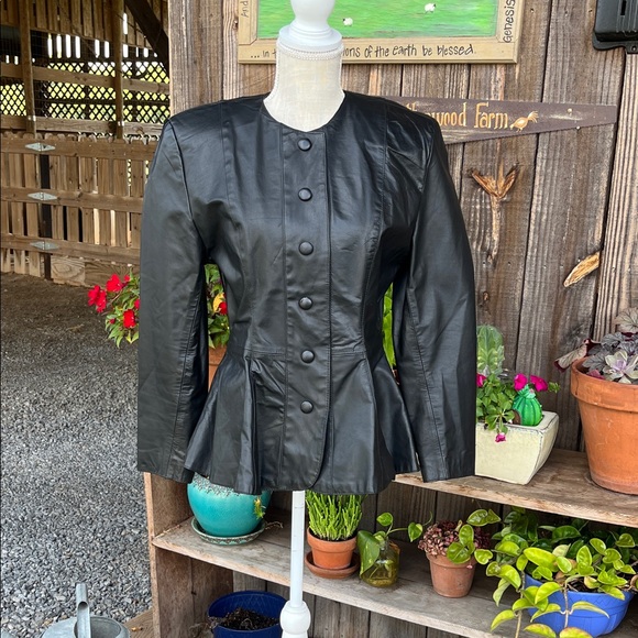 Comint Jackets & Blazers - Vintage Comint Genuine Leather jacket black size 5/6 Junior or Small women.